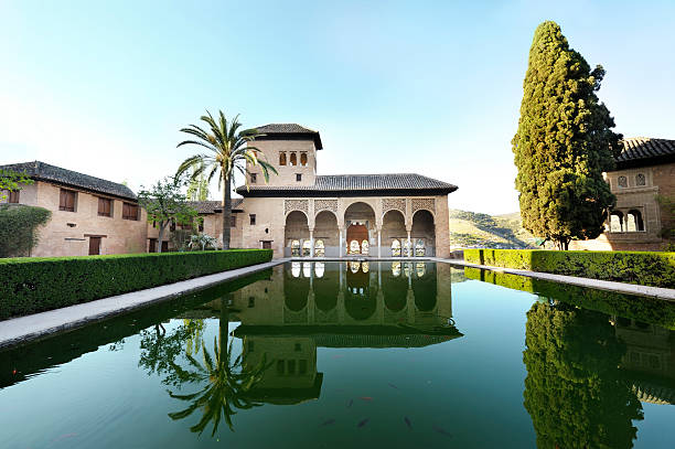 palácio de alhambra e granada, espanha - partal - fotografias e filmes do acervo