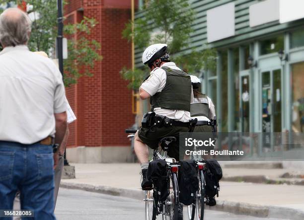 Foto de Polícia De Bicicleta e mais fotos de stock de Ciclismo - Ciclismo, Força Policial, Bicicleta