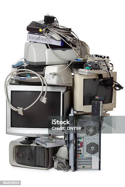 Los Residuos Electrónicos Foto de stock y más banco de imágenes de Desechos electrónicos - Desechos electrónicos, Montón, Equipo eléctrico