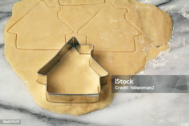 Cookiecutter House Stockfoto und mehr Bilder von Ausstechform - Ausstechform, Backen, Etwas herstellen