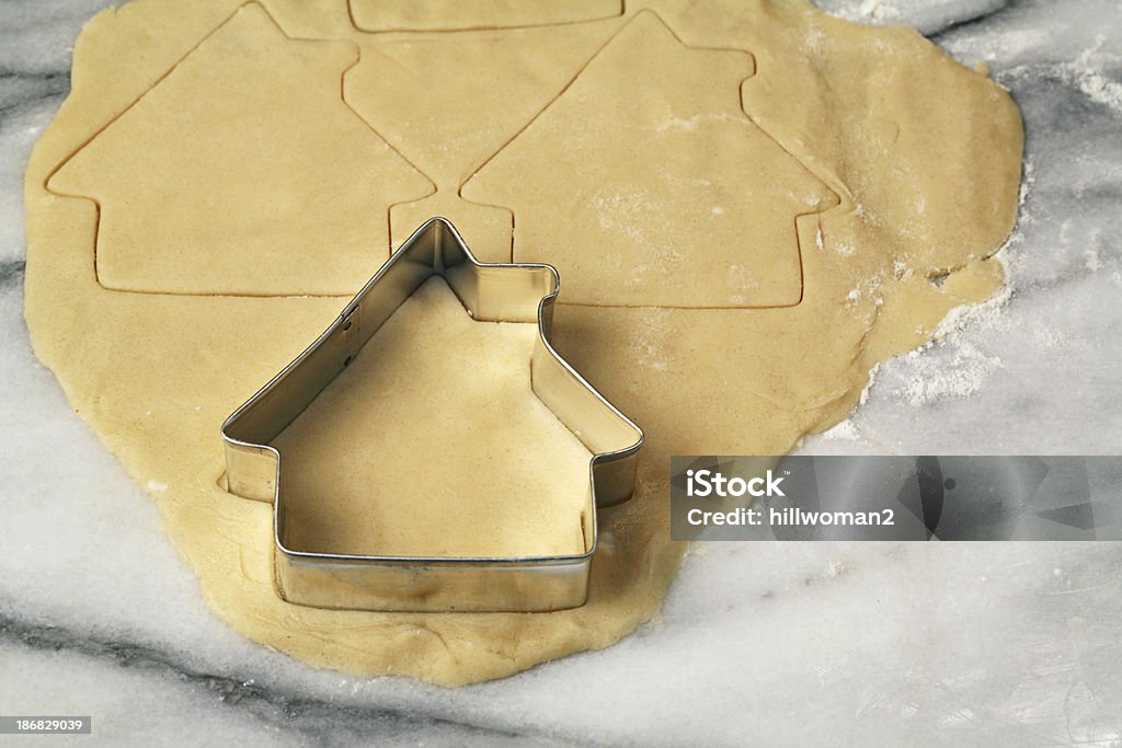 Maison de cookie Cutter - Photo de Aliment cru libre de droits