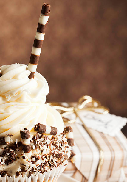 istock Gourmet Cupcake and Gift for Dad 186829206