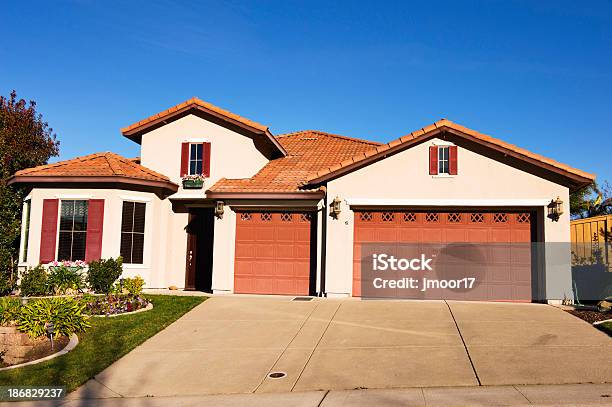 Foto de Do Norte Da Califórnia Casa 3 e mais fotos de stock de Ajardinado - Ajardinado, Casa, Edifício residencial