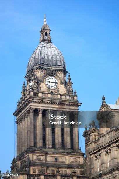 Foto de Prefeitura Da Cidade De Leeds e mais fotos de stock de Alto - Descrição Geral - Alto - Descrição Geral, Arquitetura, Azul
