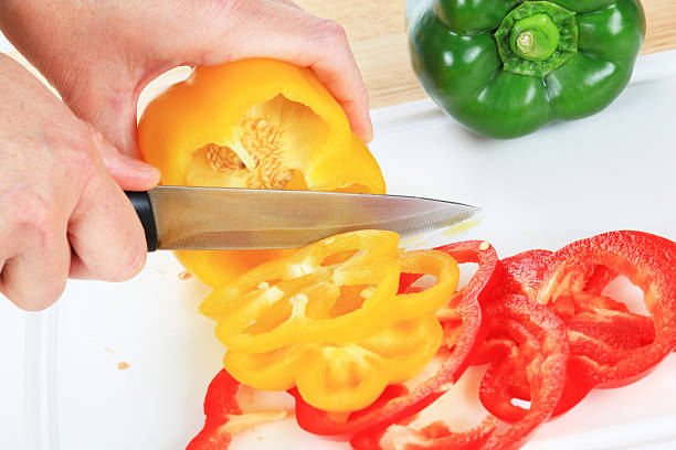 cortar pimentão - pepper bell pepper portion vegetable - fotografias e filmes do acervo