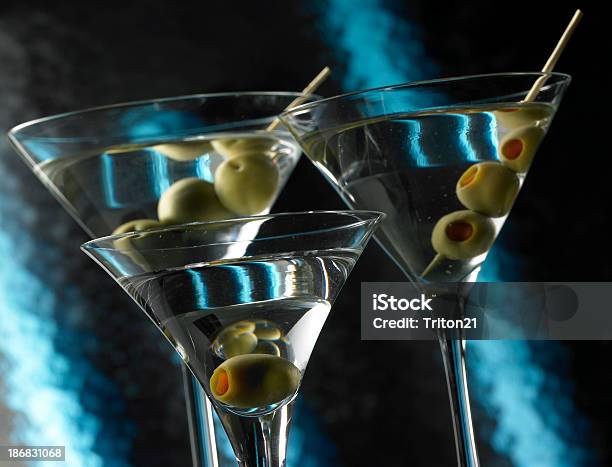 Dry Martini Stockfoto und mehr Bilder von Alkoholisches Getränk - Alkoholisches Getränk, Cocktail, Einen Toast ausbringen