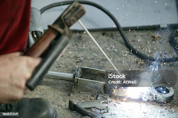 Arco De Soldar - Fotografias de stock e mais imagens de Agricultura - Agricultura, Bota, Cabo