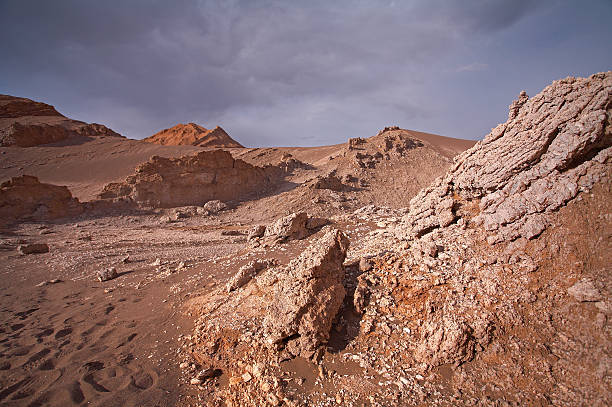 istock Vale de la Luna - Atacama Desert, Chile 186831910