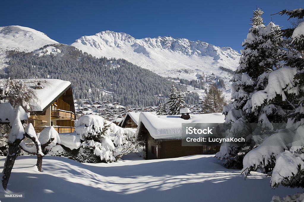 Panoramablick von M. Gele und Verbier Village - Lizenzfrei Skihütte Stock-Foto