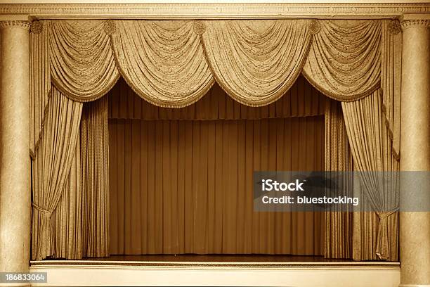 Teatro Cortinas - Fotografias de stock e mais imagens de Cortina - Cortina, Fora de moda - Estilo, Representação Teatral