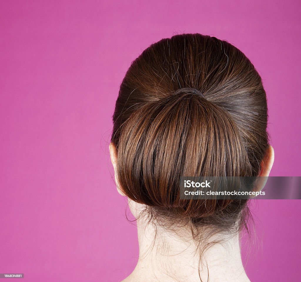 Mujer cuidado del cabello - Foto de stock de Parte posterior de la cabeza libre de derechos