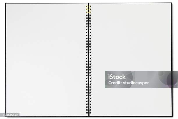 Blanco Cuaderno Con Espiral Foto de stock y más banco de imágenes de Cuaderno borrador - Cuaderno borrador, Espiral, Fondo blanco