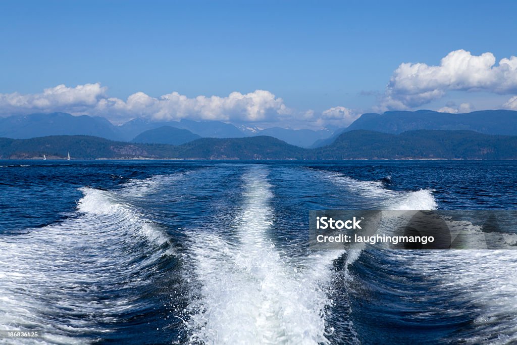 Barca scia Andare in motoscafo yacht a motore - Foto stock royalty-free di Acqua