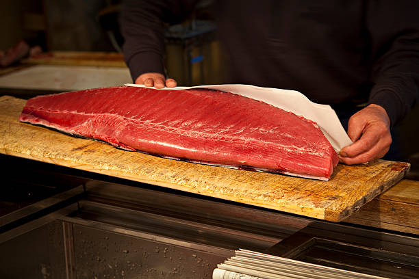 филе тунца - tuna tuna steak raw bluefin tuna стоковые фото и изображения