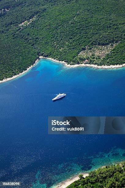 Foto de Iates De Luxo Na Bela Bay e mais fotos de stock de Azul - Azul, Barco de passageiros, Baía