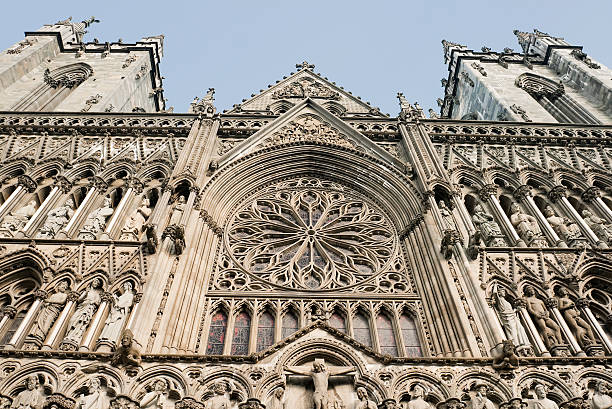 catedral - scandinavian church front view norway imagens e fotografias de stock