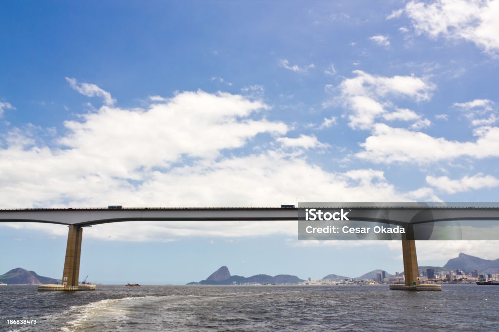 Ponte Rio-Niterói - Foto de stock de América do Sul royalty-free