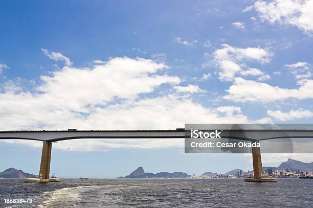 Foto de Ponte Rioniterói e mais fotos de stock de América do Sul - América do Sul, Baía, Baía de Guanabara