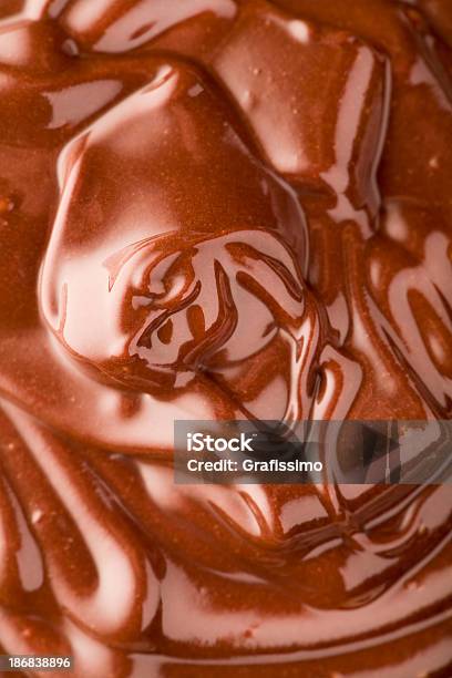 Detalle De Chocolate Foto de stock y más banco de imágenes de Chocolate - Chocolate, Chocolate con leche, Comidas y bebidas