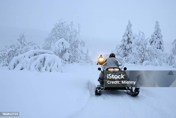 Snow Mobile Expedition Finlândia - Fotografias de stock e mais imagens de Mota de neve - Mota de neve, Finlândia, Lapónia finlandesa