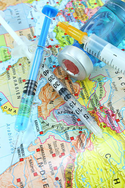istock Vaccines and pakistan map 186844844