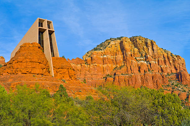 chiesa di santa croce, sedona, arizona - chapel of the holy cross foto e immagini stock