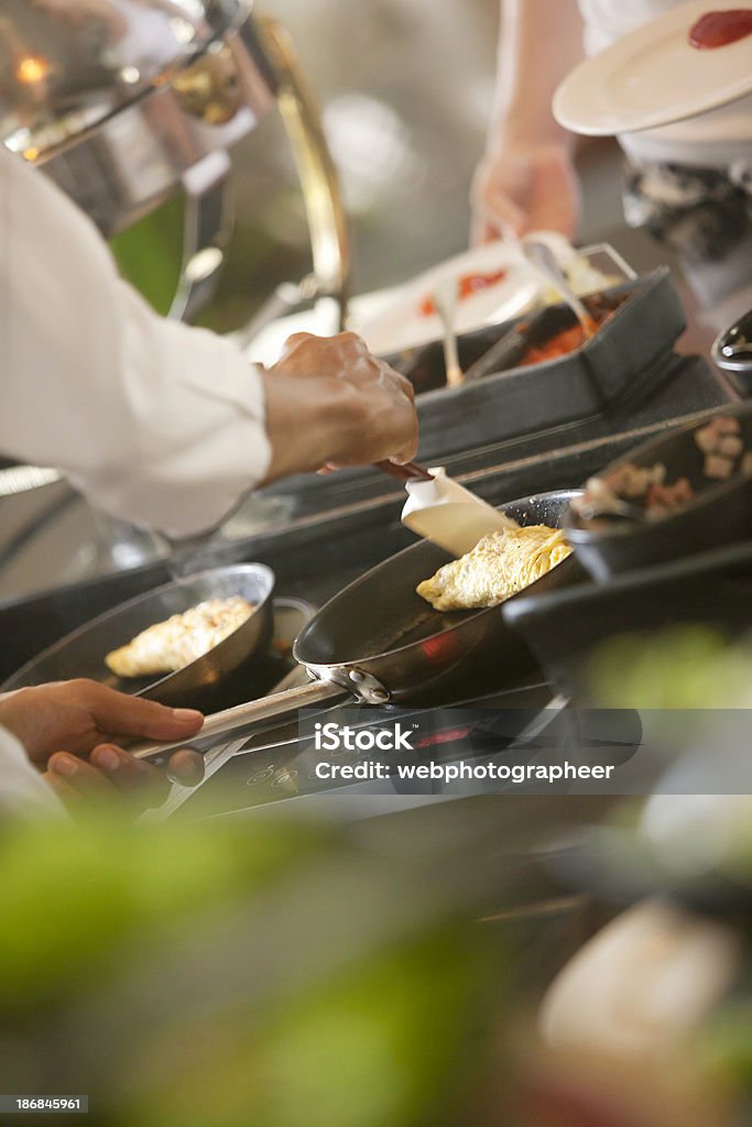 Decisiones de omelettes - Foto de stock de Adulto libre de derechos