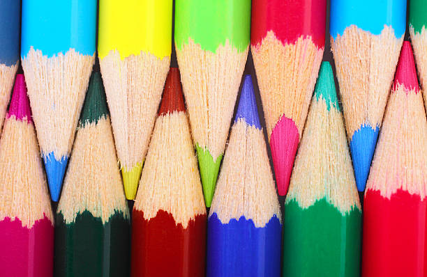 crayons de couleurs - office supply pen pencil writing instrument photos et images de collection