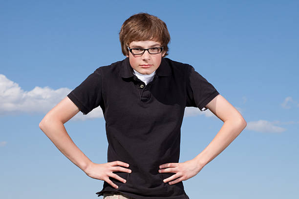 retrato de smart adolescente con angry expresión - furious blue little boys caucasian fotografías e imágenes de stock