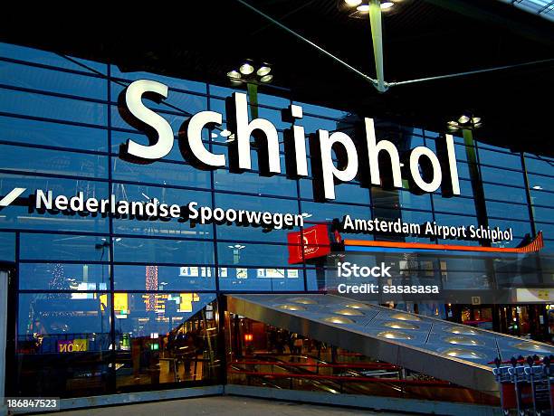 Aeroporto Schiphol Di Amsterdam - Fotografie stock e altre immagini di Amsterdam Schiphol Airport - Amsterdam Schiphol Airport, Notte, Vento