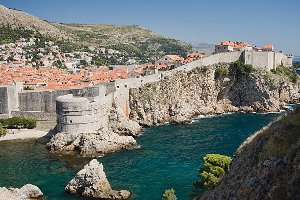 istock Ancient Dubrovnik city centre with the defensive walls 186847806