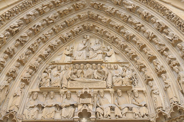 istock Notre Dame de Paris tympanum 186848245