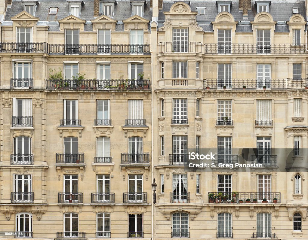 Paris, фасад здания - Стоковые фото Париж - Франция роялти-фри