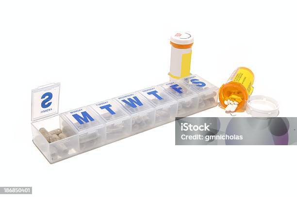 Meds Diária - Fotografias de stock e mais imagens de Antibiótico - Antibiótico, Beleza, Cuidados de Saúde e Medicina