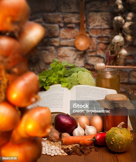 Viejo Libro De Receta Foto de stock y más banco de imágenes de Alimento - Alimento, Amarillo - Color, Calabaza gigante