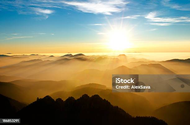 Zachód Słońca Z Góry - zdjęcia stockowe i więcej obrazów Bez ludzi - Bez ludzi, Bezchmurne niebo, Brzask