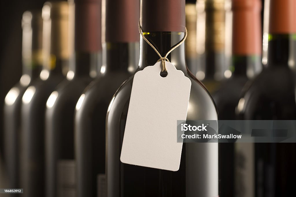 Bottiglie ed etichette di vino - Foto stock royalty-free di Etichetta