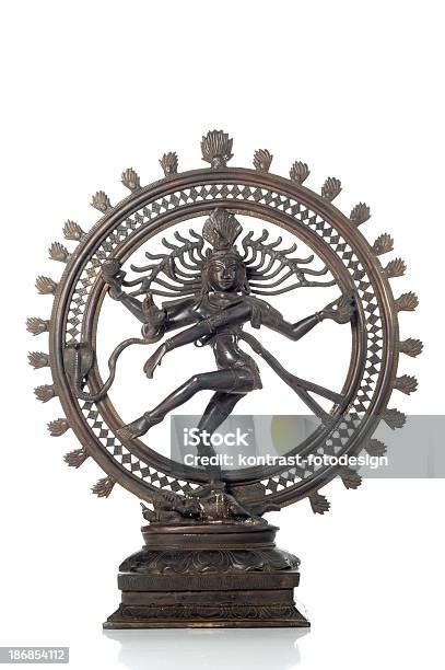 Estatua De Indian Dios Hindú Shiva Nataraja Foto de stock y más banco de imágenes de Shiva - Shiva, Asia, Bailar