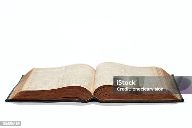 Aprire La Bibbia - Fotografie stock e altre immagini di Nuovo Testamento - Nuovo Testamento, Antico Testamento, Bibbia