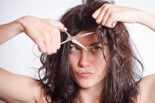 corte de cabello - straightener fotografías e imágenes de stock