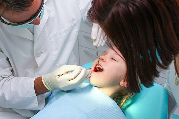 istock Child at the dentist...very courageus 186858245
