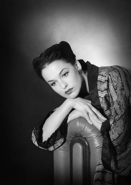 istock Japanese style portrait in noir. 186859122