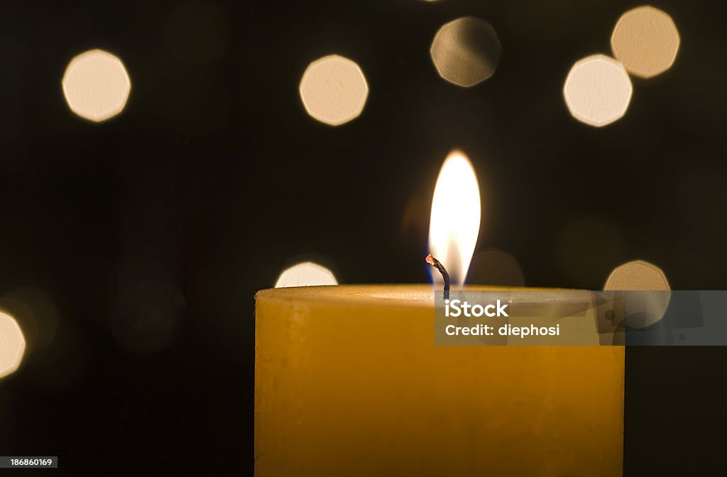 Luz de vela - Foto de stock de Vigilia conmemorativa libre de derechos