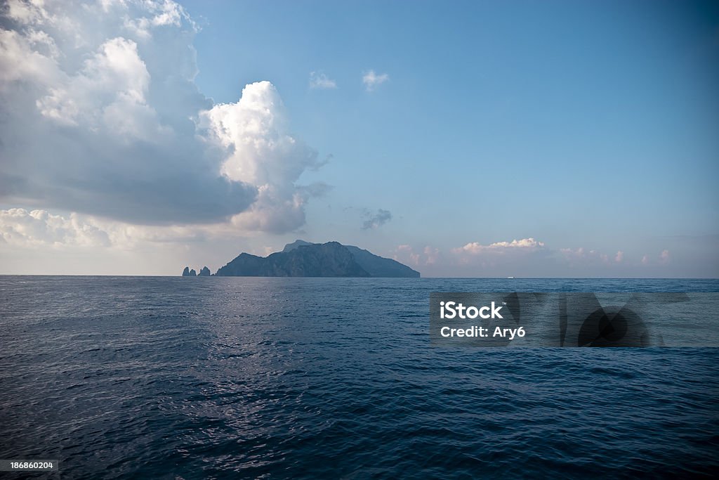 Capri (Baia di Napoli, Italia - Foto stock royalty-free di Faraglioni