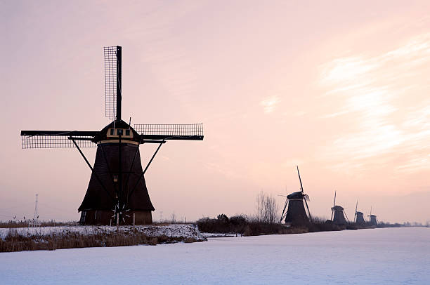istock Sunset at windmills in Kinderdijk during wintertime 186860411