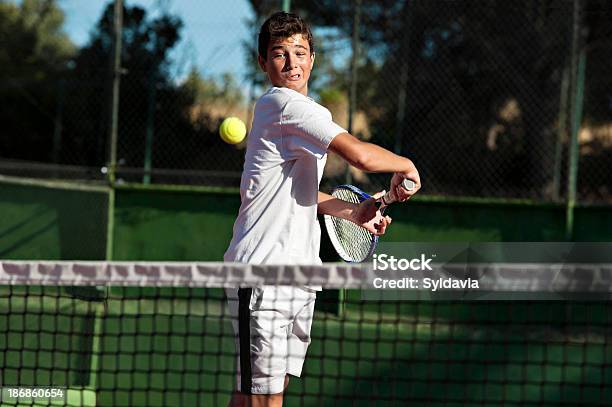 Tennis Stockfoto und mehr Bilder von 14-15 Jahre - 14-15 Jahre, Tennis, Aktivitäten und Sport