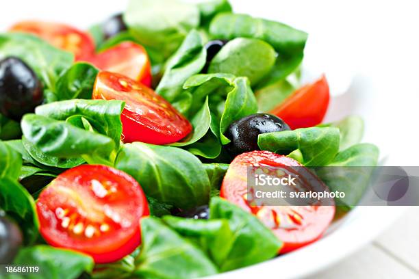 Gemischter Salat Stockfoto und mehr Bilder von Abnehmen - Abnehmen, Blatt - Pflanzenbestandteile, Essgeschirr