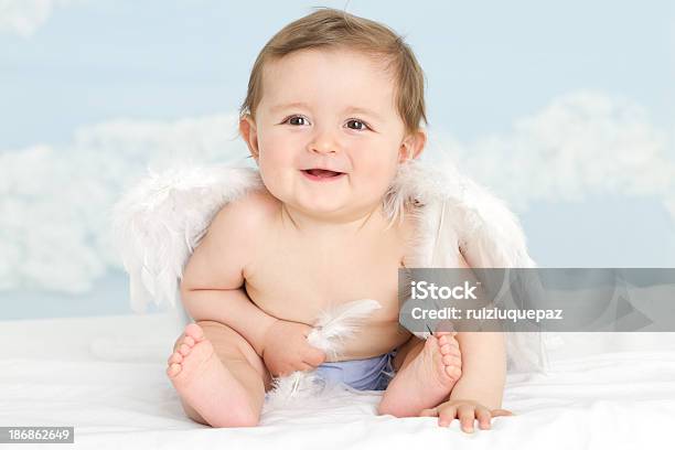 Foto de Lindo Retrato De Um Anjo e mais fotos de stock de 12-17 meses - 12-17 meses, 6-11 meses, Anjo