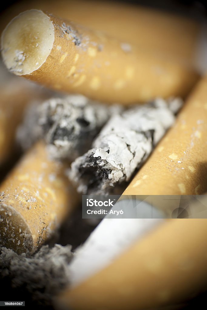 Sigarette macro - Foto stock royalty-free di Cenere