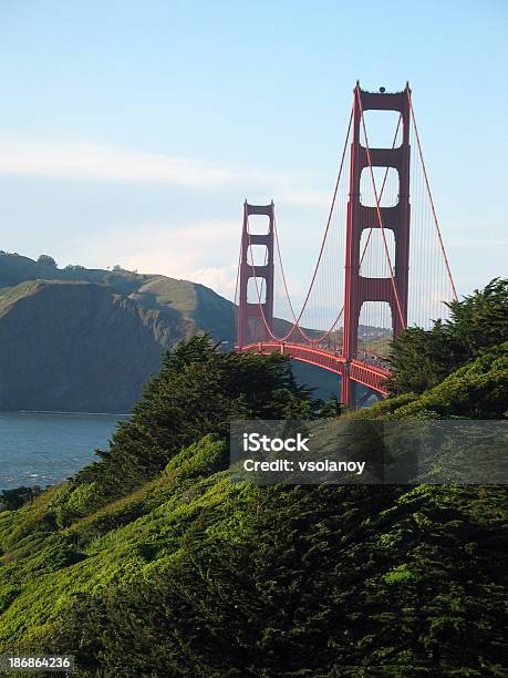 Golden Gate Bridge - Fotografie stock e altre immagini di California - California, Composizione verticale, Fotografia - Immagine